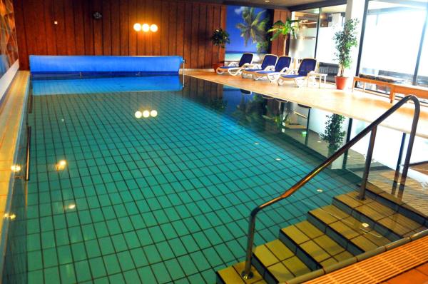 Na fotografii je vidět objekt Hotel Niedersfeld-Winterberg nacházející se ve městě Winterberg.