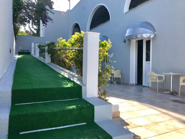 På billedet ses objektet Sailor's Nautical Concept beliggende i byen Spetses.