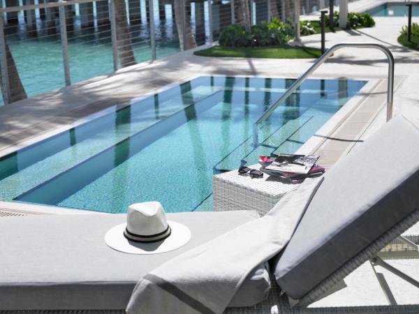 På billedet ses objektet Grand Beach Hotel Bay Harbor beliggende i byen Bal Harbour.