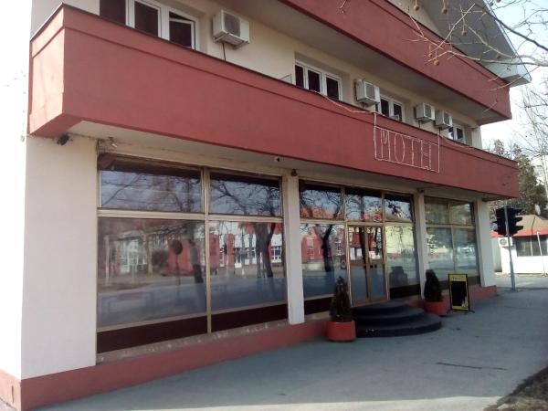 The photo shows the Restoran sa prenoćištem Žitište located in the city of Sečanj.