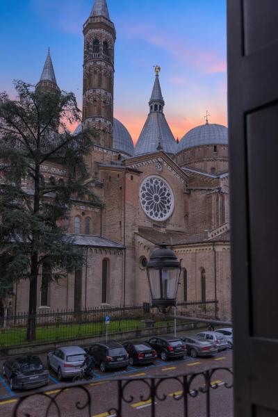 A la foto es mostra l'objecte Hotel Casa Del Pellegrino situat a la ciutat de Pàdua.