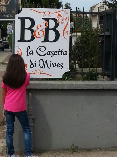 A la foto es mostra l'objecte La Casetta di Nives situat a la ciutat de Bari.
