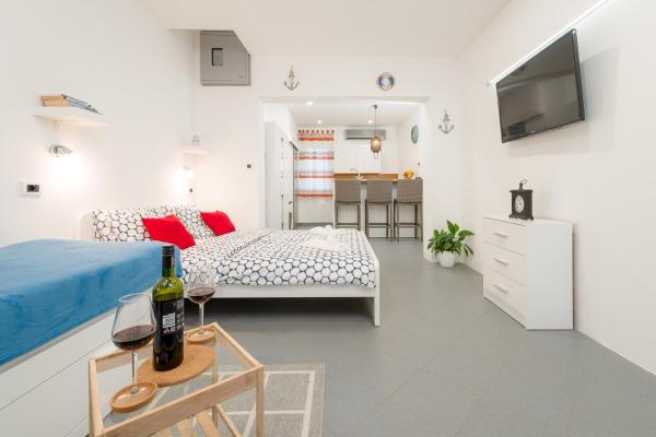 På bildet vises objektet Studio apartment Sesula som ligger i byen Split.