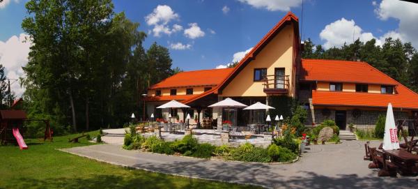 Auf dem Foto ist das Objekt Zajazd Siodlo Hotel&Restauracja in der Stadt Kobyla Góra zu sehen.