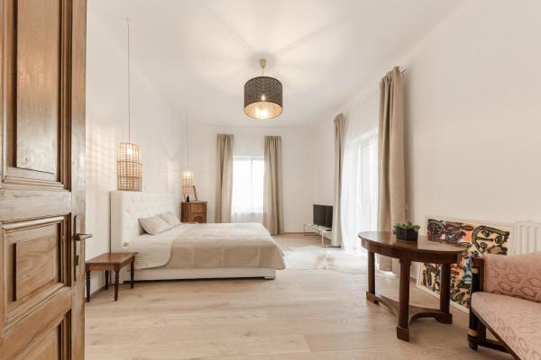 Na zdjęciu widoczny jest obiekt Schloss Pesenbach Chalet im Freizeitland Feldkirchen an der Donau położony w mieście Haizing.