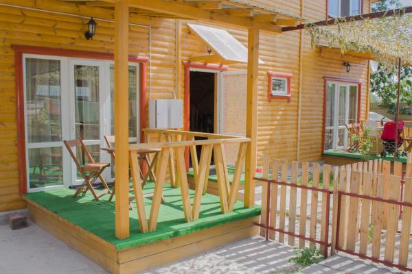 På bildet vises objektet Hotel Aviator som ligger i byen Zhukin.