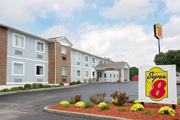 Foto 1: Super 8 by Wyndham Lexington Hamburg Area
