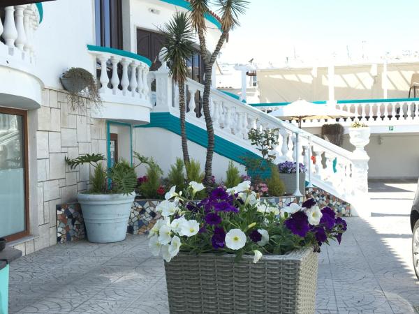 Na foto é possível ver o objeto Residence R&B Tyrrhenum localizado na cidade de Monte di Procida.