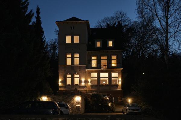 På bildet vises objektet Hotel Burgfeld som ligger i byen Kassel.