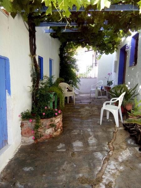 A la foto es mostra l'objecte Las Parras situat a la ciutat de Rute.