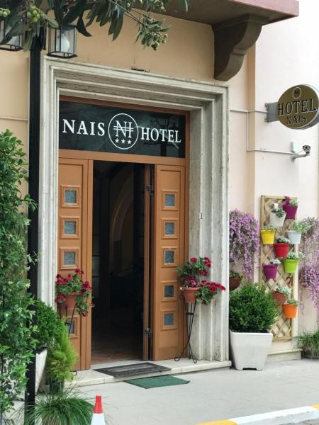 På billedet ses objektet Hotel Nais beliggende i byen Durrës.