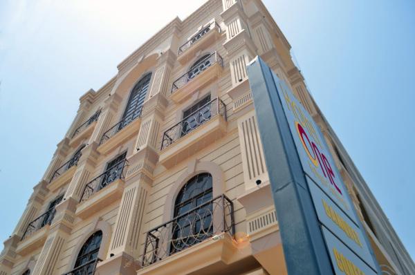写真にはKhairpur市にあるHotel One Sukkurが写っています。