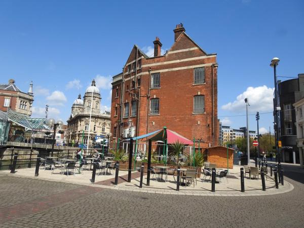 A la foto es mostra l'objecte Princes Dock Chambers 7 situat a la ciutat de Hull.