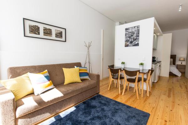 Downtown Porto Bonfim Studio Apt, Porto
