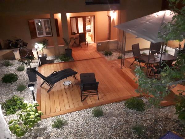 Exclusive City Center Apartment With Garden - Rovinj
