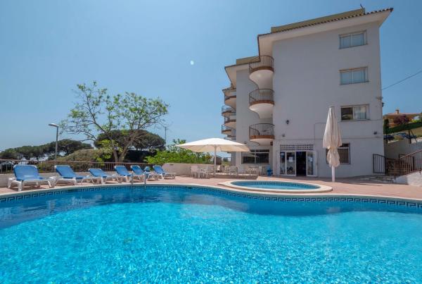 På billedet ses objektet Apartamentos AR Muntanya Mar beliggende i byen Blanes.