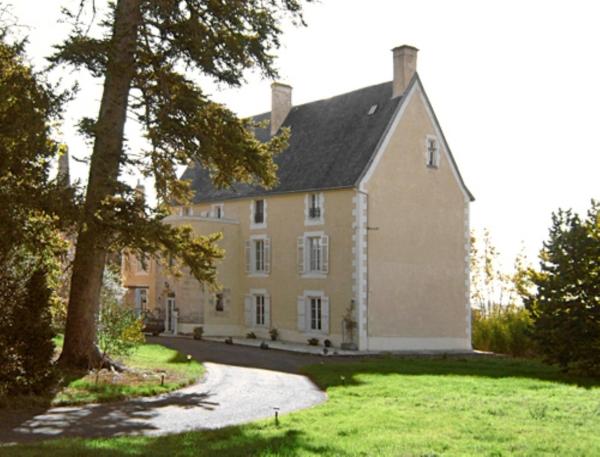 Nella foto è visibile l'oggetto Château Ardilleux situato nella città di Hanc.