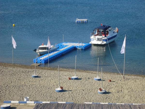A la foto es mostra l'objecte Bells Motel situat a la ciutat de Seferihisar.