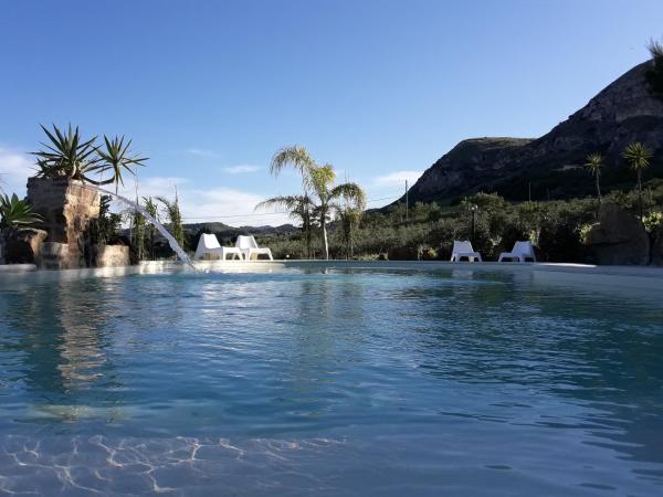 The photo shows the La Suite Di Segesta located in the city of Calatafimi.