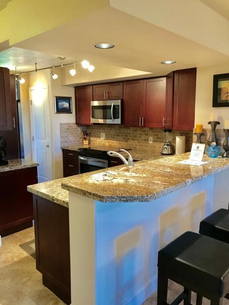 Photo 2 : Spacious & Modern Maui Condo Steps to the Beach!