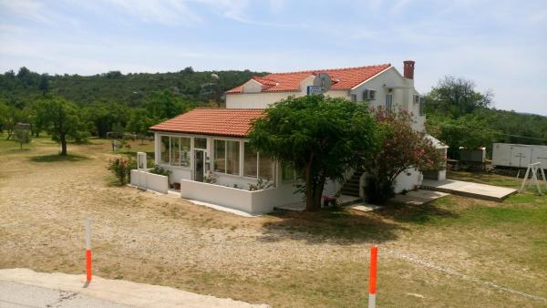 Nella foto è visibile l'oggetto Guesthouse Budima situato nella città di Banići.