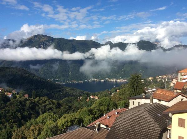 Nella foto è visibile l'oggetto Cadorna Chalet situato nella città di Zelbio.