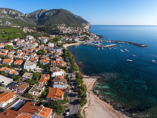 Yellowhouse - Cala Gonone