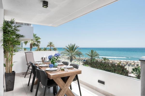Op de foto is het object Marbella Luxury Frontline Beach W Panoramic View te zien, gelegen in de stad Marbella.