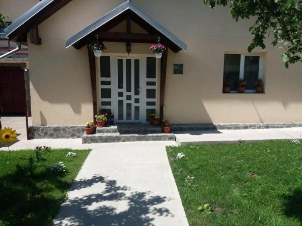 På billedet ses objektet Casa Luca beliggende i byen Buşteni.