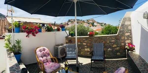 A la foto es mostra l'objecte Maria's House situat a la ciutat de Hydra.