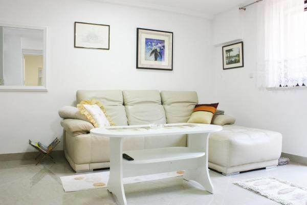På billedet ses objektet Apartman Maksimir Relax Zagreb-75m2 beliggende i byen Zagreb.