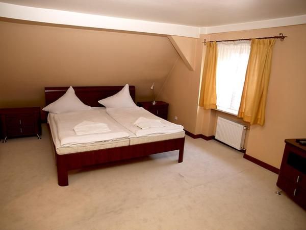 La photo montre l'objet Hotel Polonia situé dans la ville de Nowa Sól.