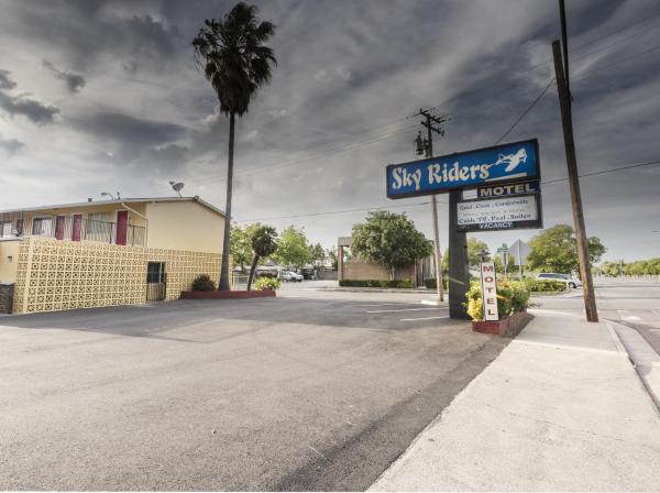 Sky Riders Motel - Sacramento, CA