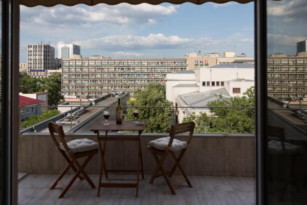 Central Luxury Flat with Terrace - Adela Accommodation - Ideal for long stays, Bukareszt