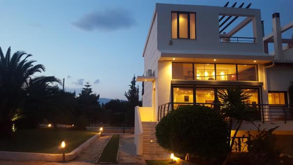 A la foto es mostra l'objecte Villa Liberty situat a la ciutat de Isthmia.