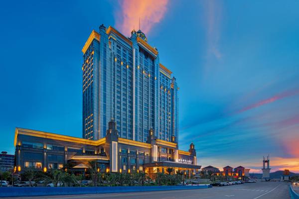 På billedet ses objektet Glory Charm Hotel beliggende i byen Fangcheng.