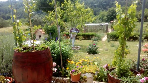 Στη φωτογραφία φαίνεται το αντικείμενο Apartman Rosa που βρίσκεται στην πόλη Sonković.