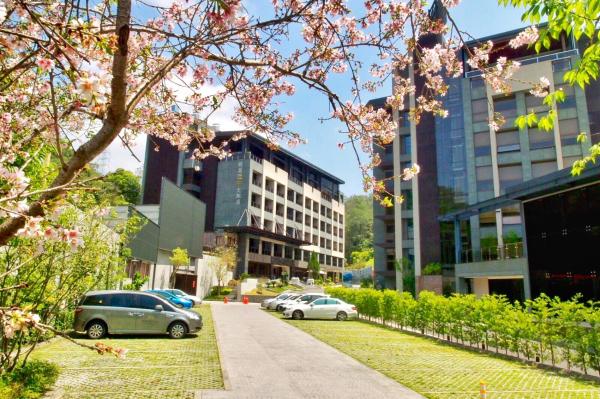 The photo shows the Fuli Hot Spring Resort located in the city of Yuchi.