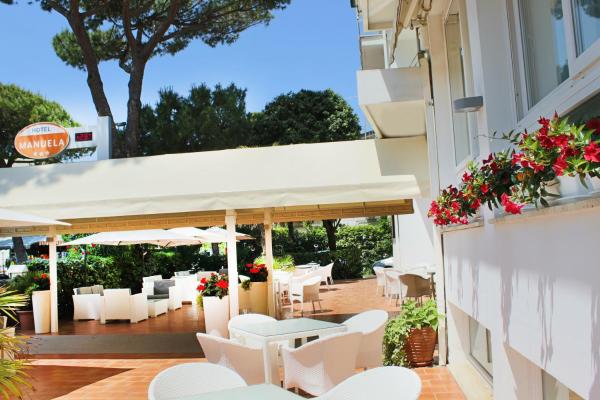 På billedet ses objektet Hotel Manuela beliggende i byen Cervia.