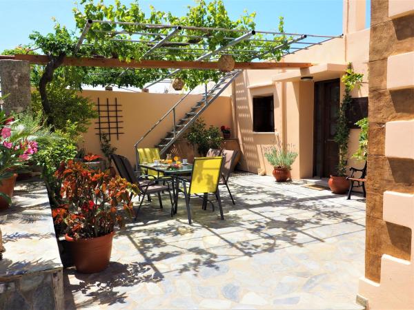 A la foto es mostra l'objecte Traditional Cretan Villa situat a la ciutat de Afráta.
