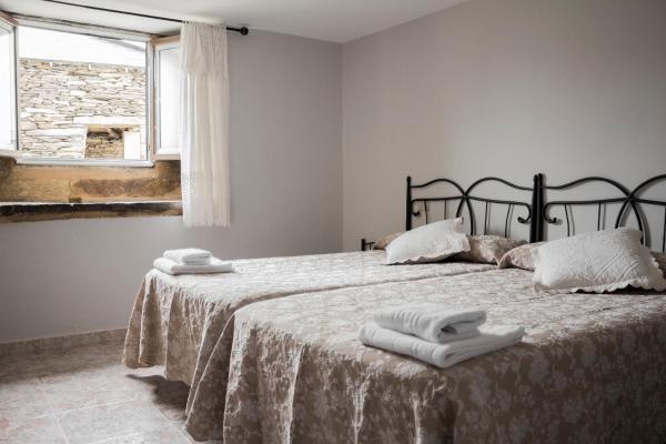 A la foto es mostra l'objecte Pension Casa Maruja situat a la ciutat de Gonzar.