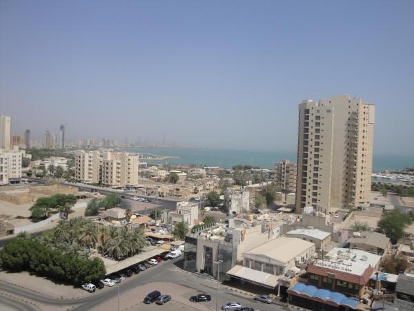 På bildet vises objektet Marina Royal Hotel Suites som ligger i byen Kuwait.