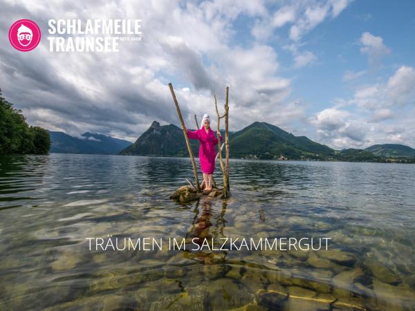 A la foto es mostra l'objecte Schlafmeile Traunsee situat a la ciutat de Ebensee.