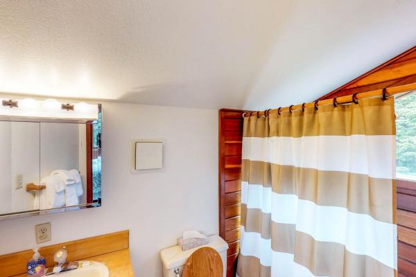 Open-Beam Girdwood Chalet w Sunlit Solarium的照片3