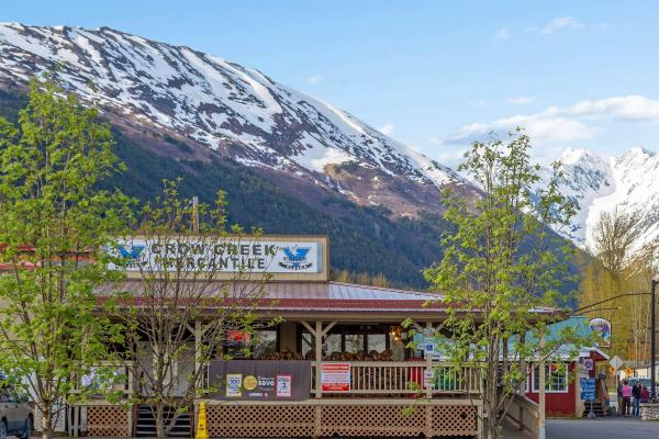 Open-Beam Girdwood Chalet w Sunlit Solarium的照片5