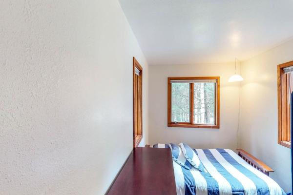 Open-Beam Girdwood Chalet w Sunlit Solarium的照片8