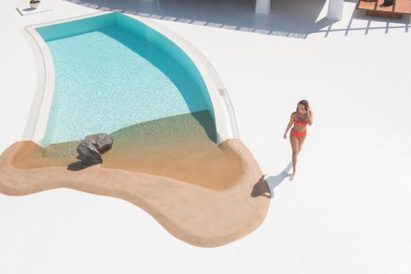 På billedet ses objektet Sophia Boutique Hotel beliggende i byen Oia.