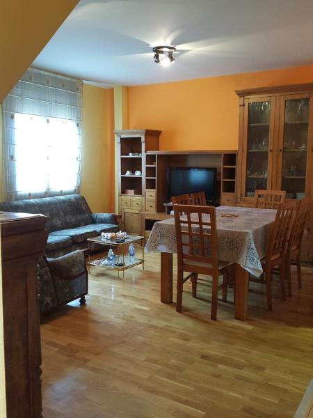 A la foto es mostra l'objecte Babia situat a la ciutat de Piedralba.