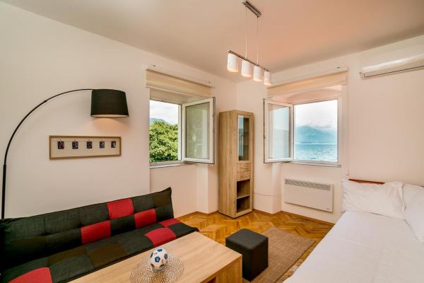 Na zdjęciu widoczny jest obiekt Apartments Villa Jovanka położony w mieście Grabe.