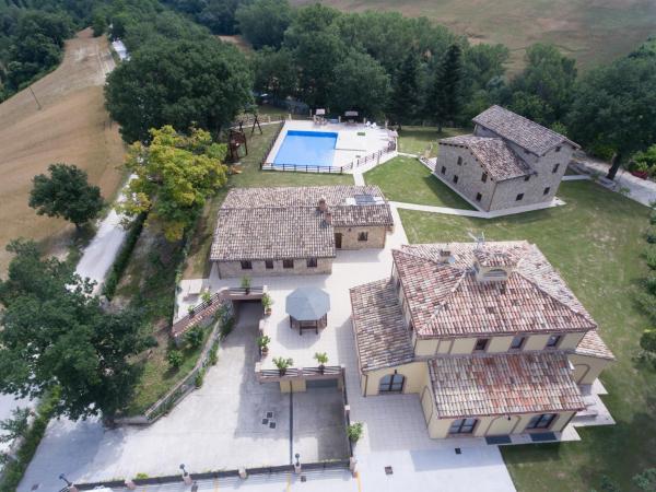 Na fotografii je vidět objekt BorgoPratole CountryHouse nacházející se ve městě Troviggiano.